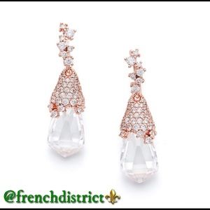 NWT Kendra Scott Becky Earrings